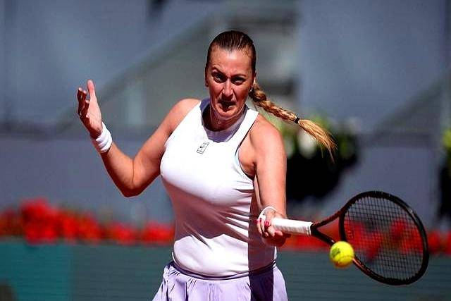 开云体育手机客户端下载-科维托娃在SKT比赛中战术调整，持续失利引发热议！(科维托娃冠军一览表)