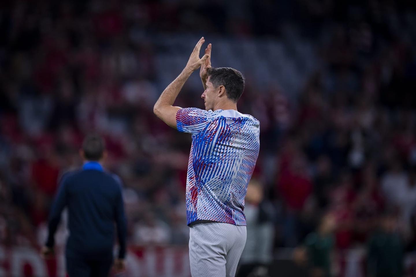 开云体育手机客户端下载-莱万多夫斯基新星重返赛场表现突出，C9前途光明！(莱斯特利文森开悟)