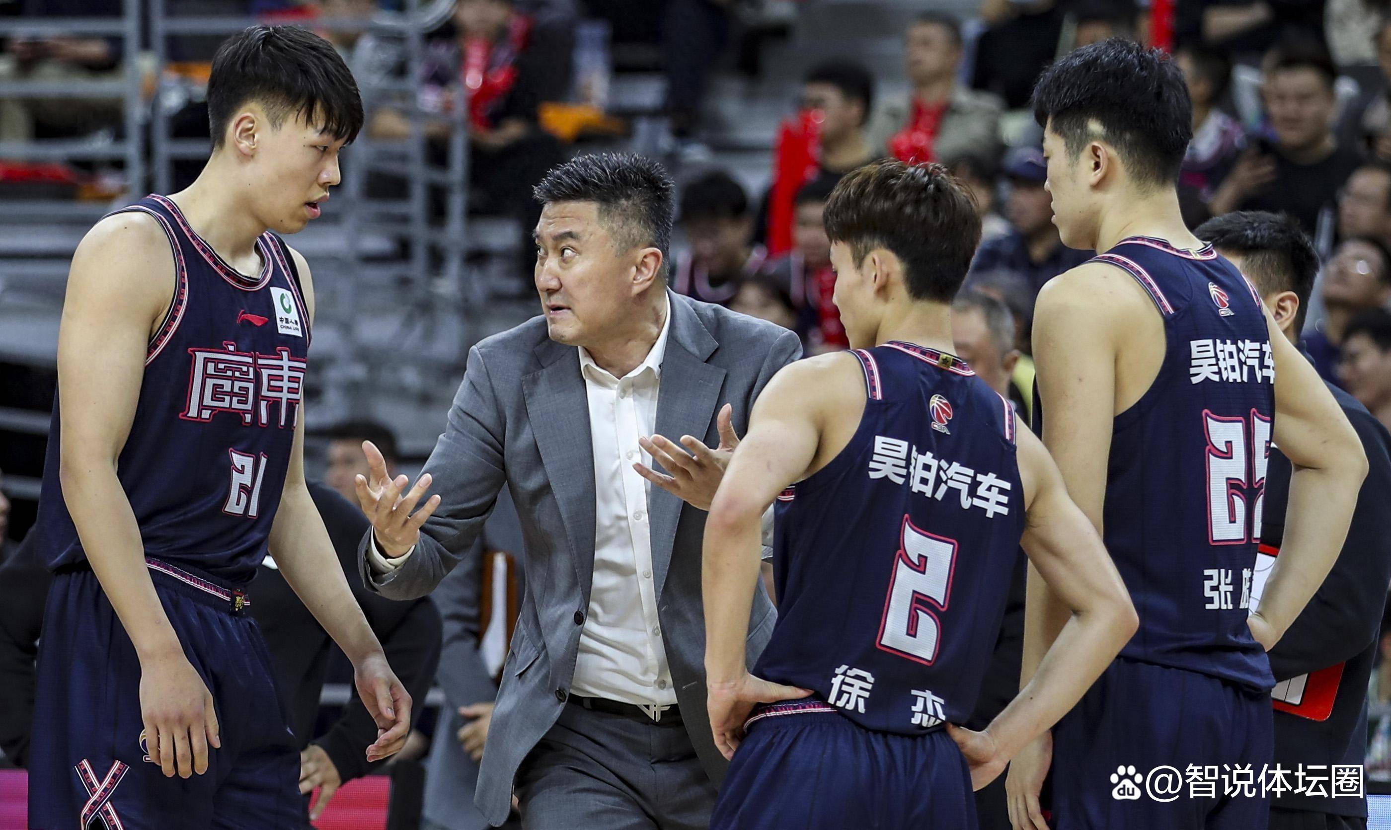 开云·体育官网-今夜体能课后，阿贾克斯复出首秀备战CBA季后赛，更衣室稳定，球队文化再被提及的简单介绍